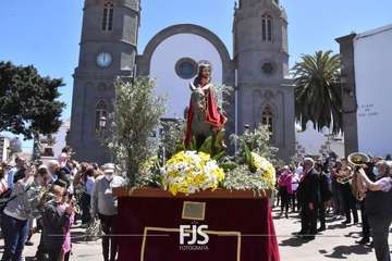 La procesión de La Burrita toma San Juan después de dos años de suspensión por la pandemia/Francisco Javier Santana y Antonio Alí.